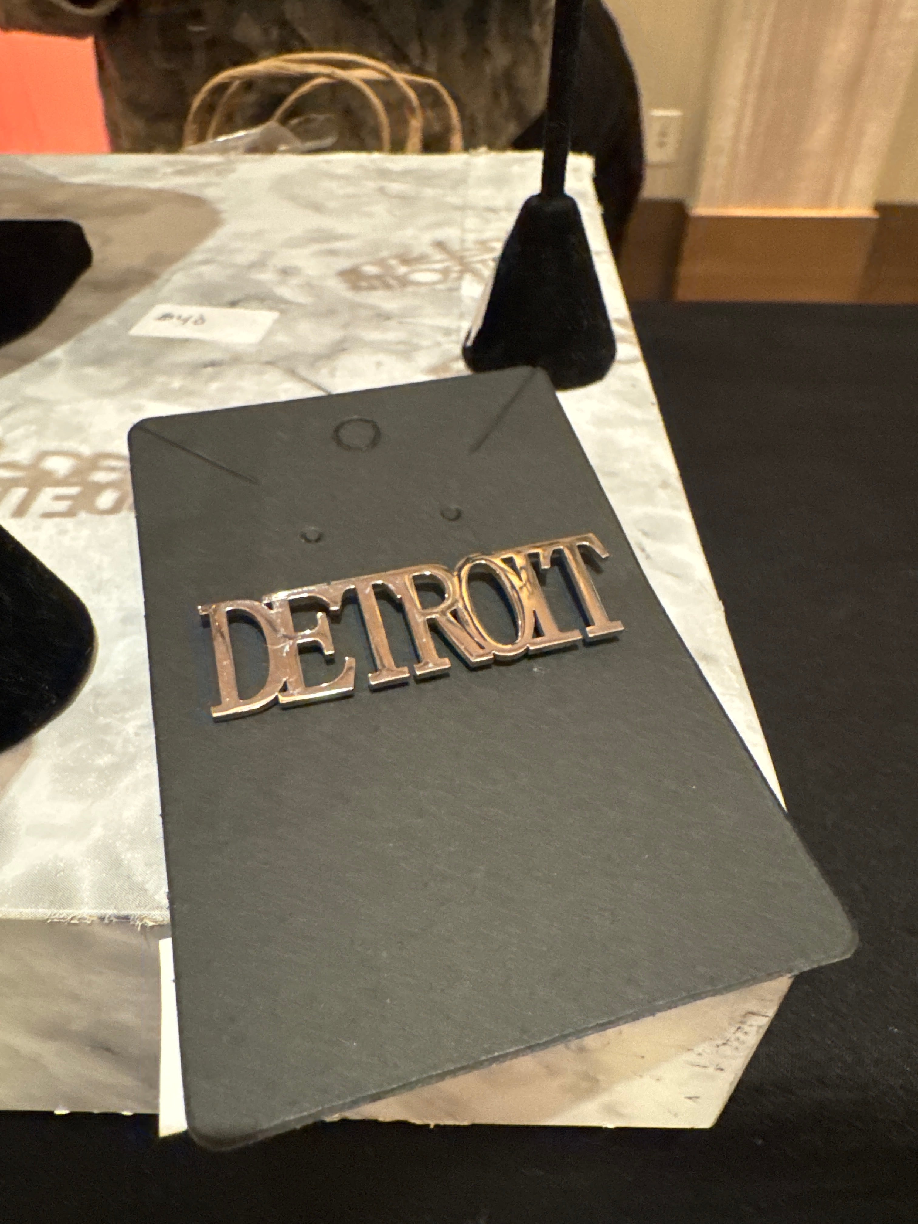 DETROIT Signature pin