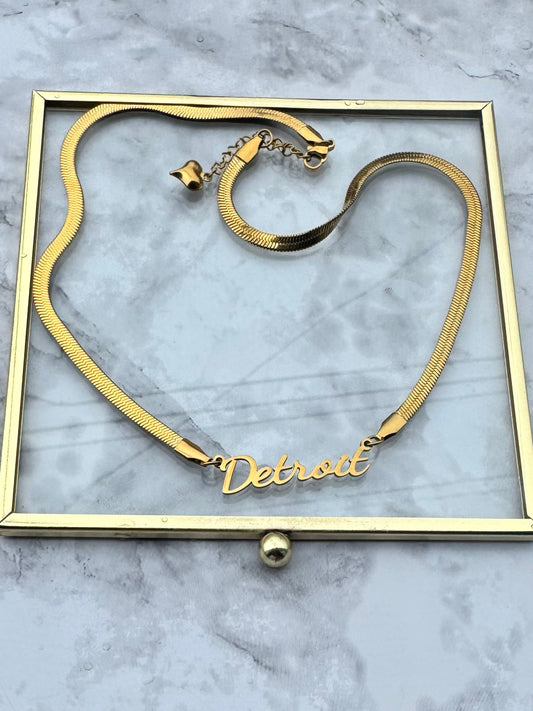 Det. Script Herringbone chain
