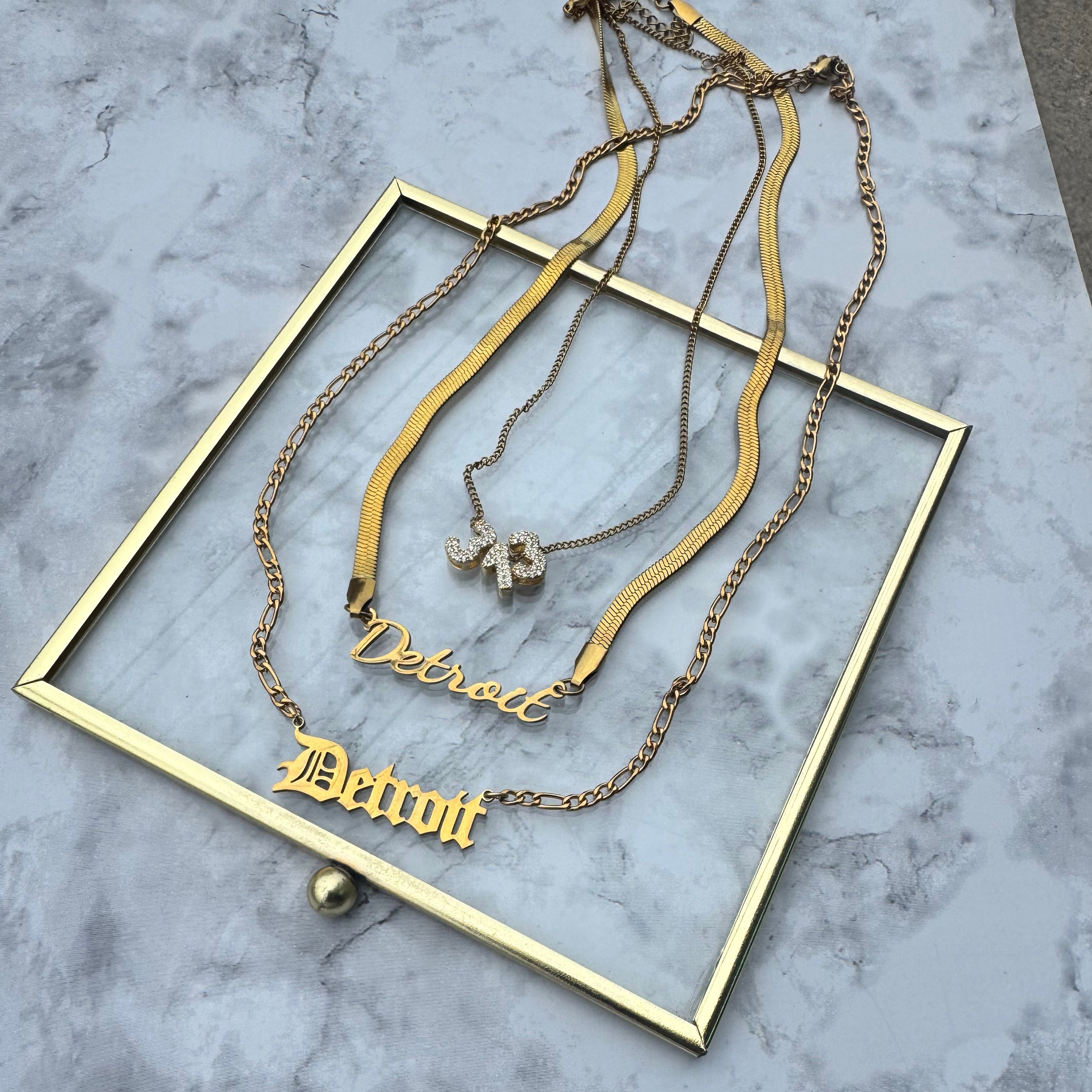Detroit Retro Script Herringbone chain