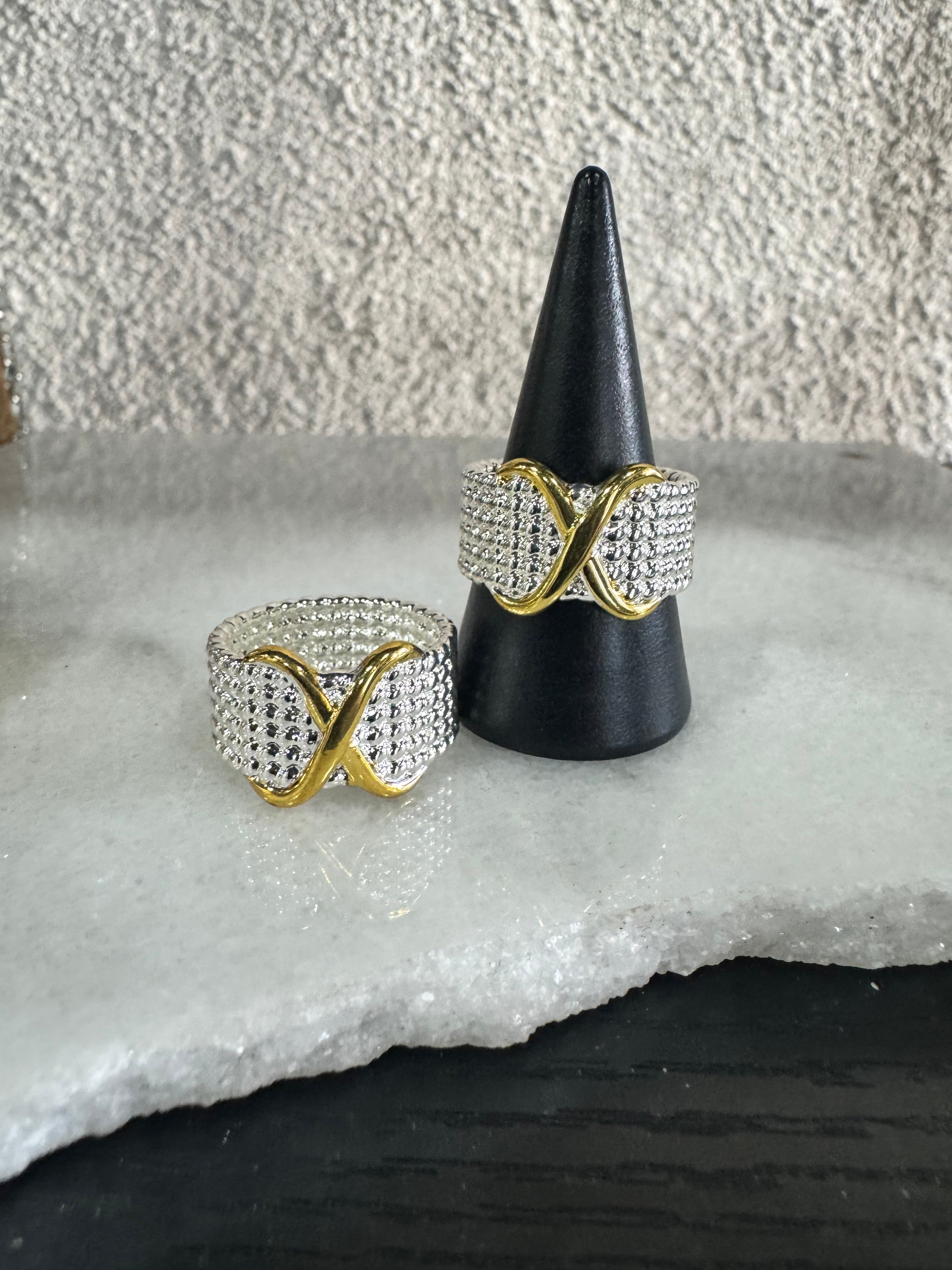 Terri 2 tone ring