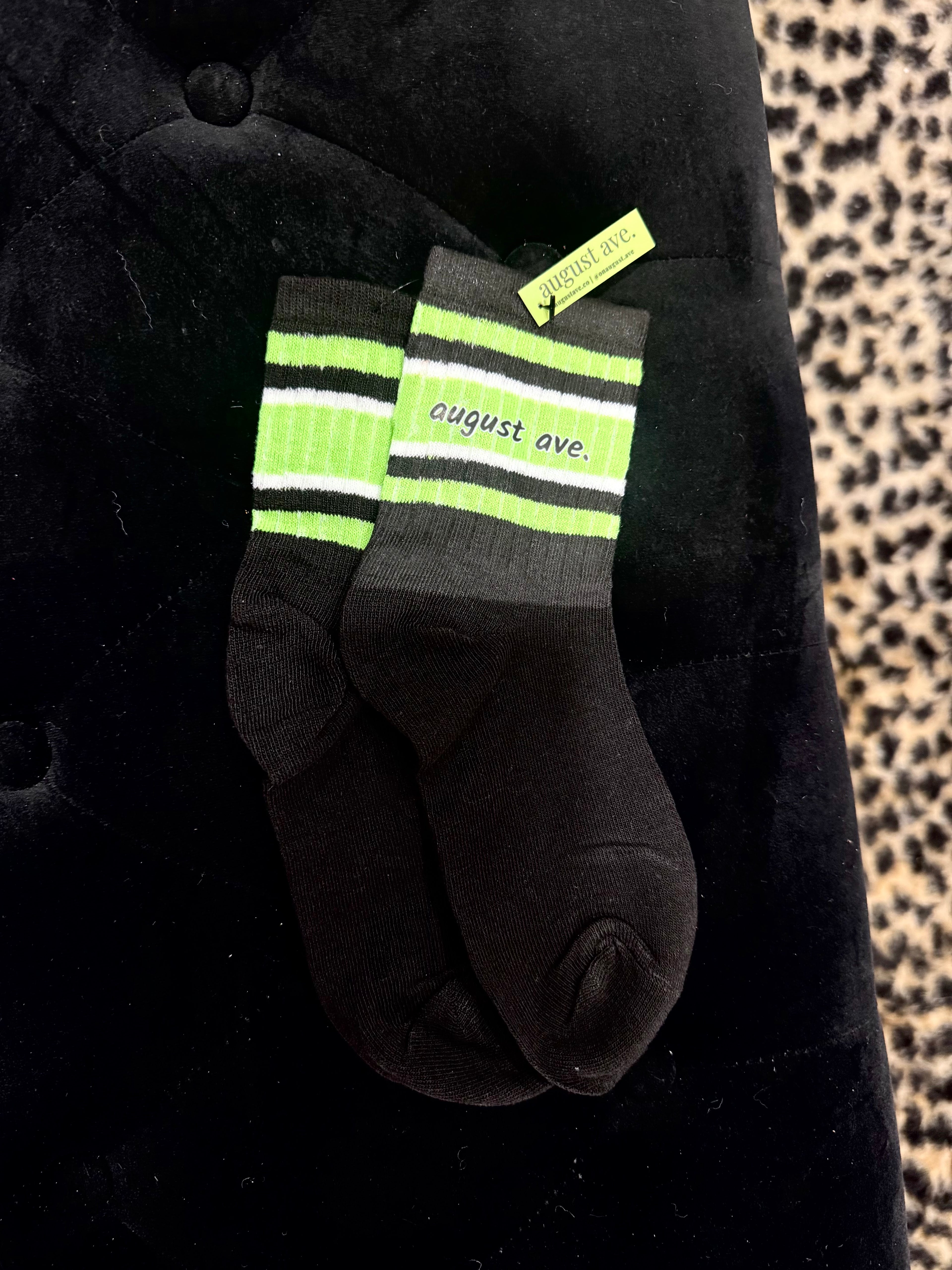 Signature Pop Crew Sock (Peridot + Black + White)