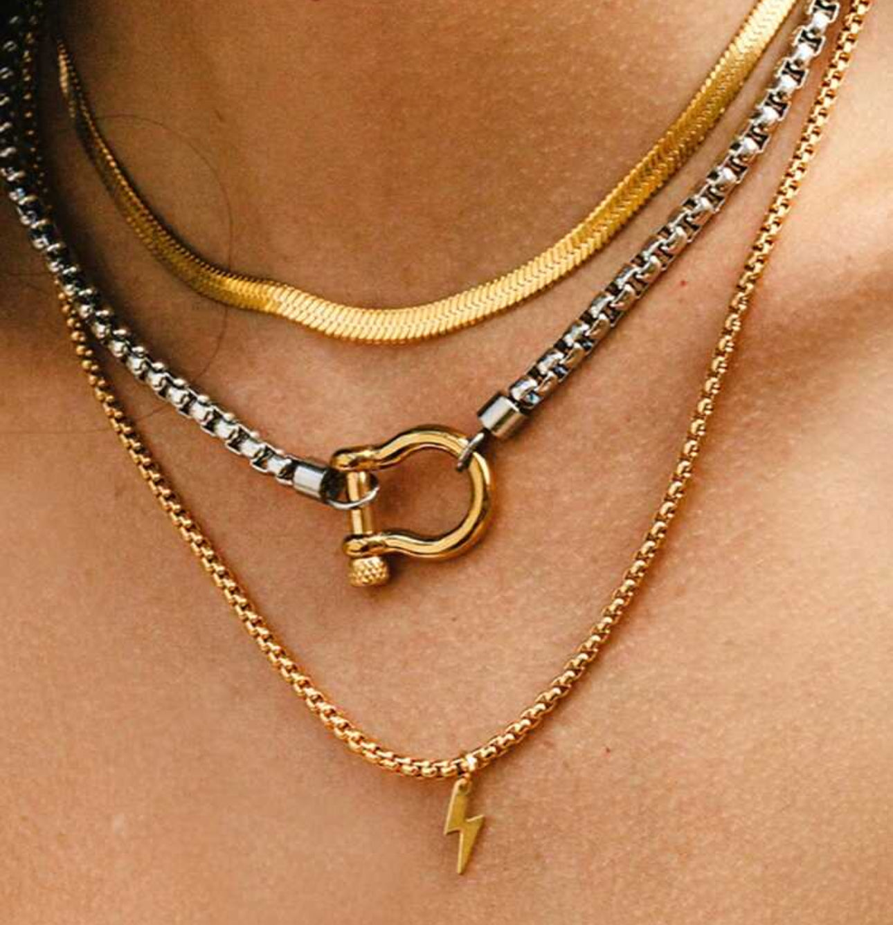 Chunky Buckle Pendant Necklace