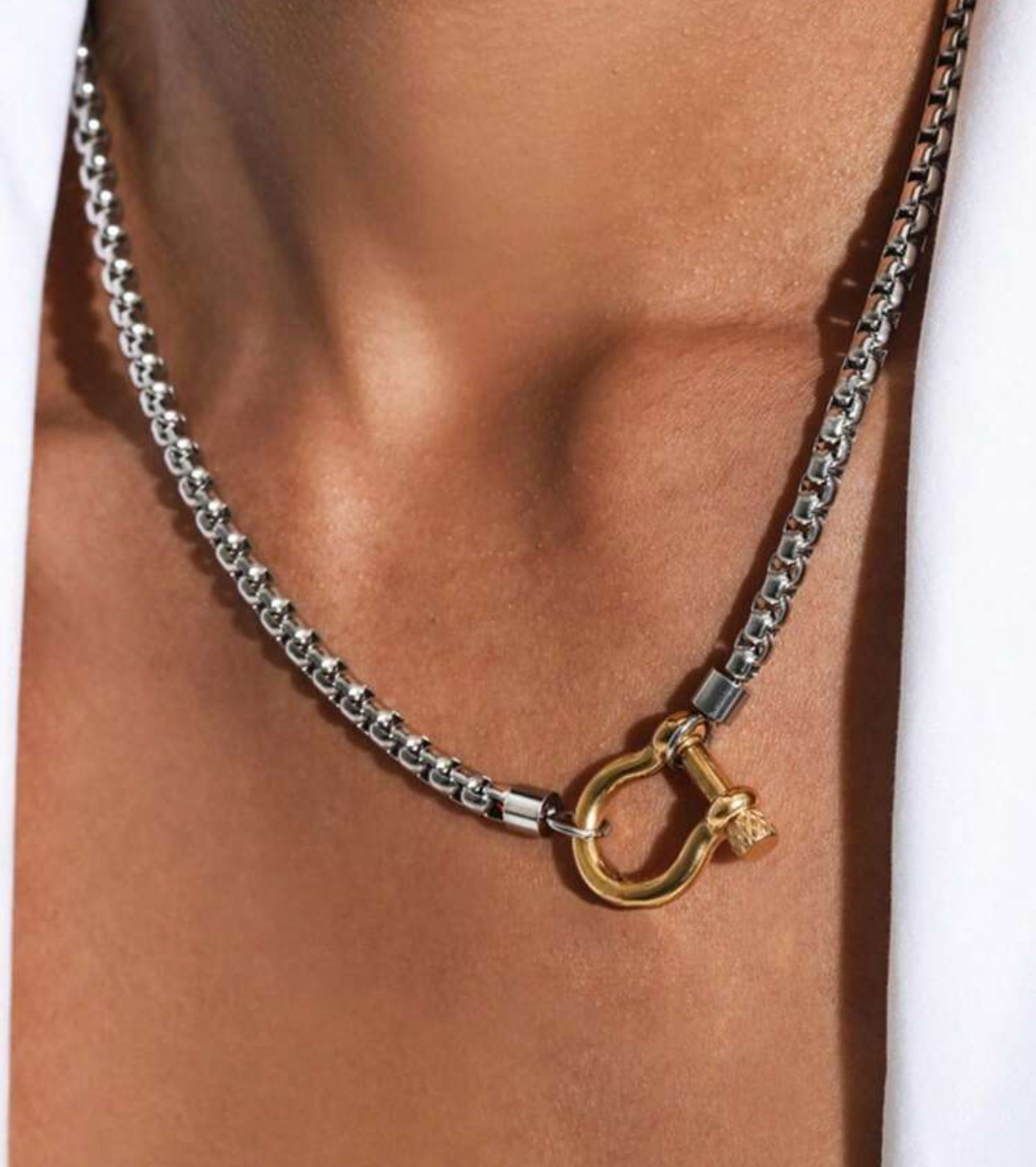 Chunky Buckle Pendant Necklace