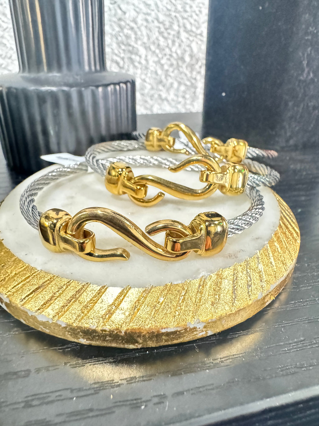 Hook&Cable cuff
