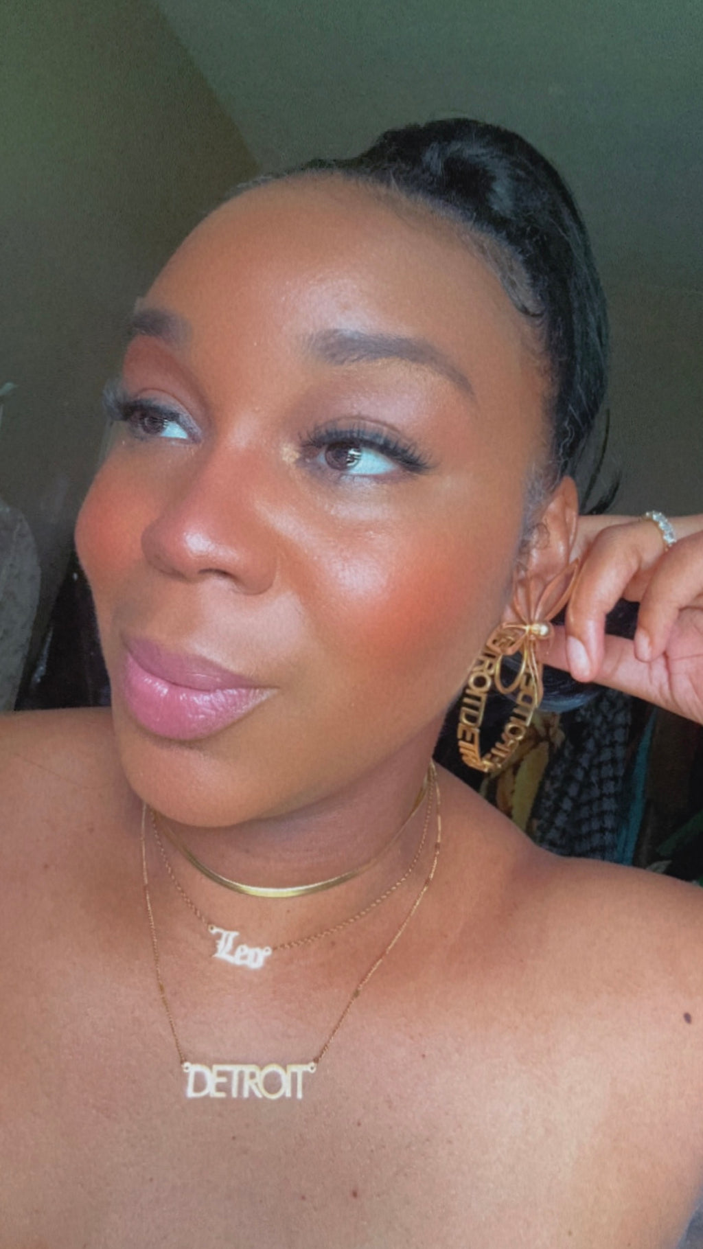 DETROIT Signature Block Hoops