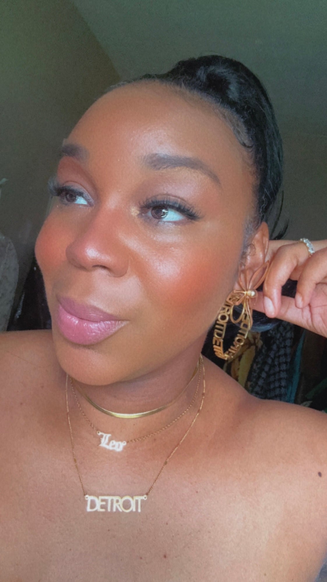 DETROIT Signature Block Hoops